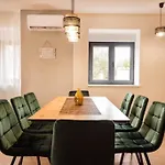 Διαμέρισμα With Parking Space Finida, - 24104 Ουμάγκ