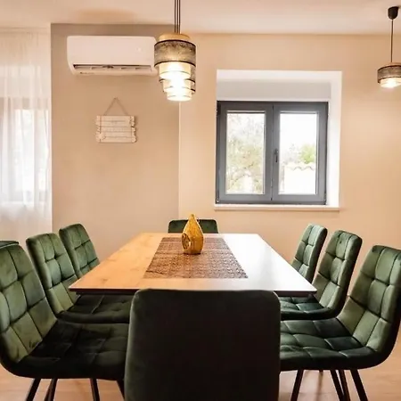 Apartamento With Parking Space Finida, - 24104 Umag
