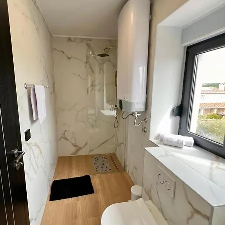 Apartamento With Parking Space Finida, - 24104 Umag